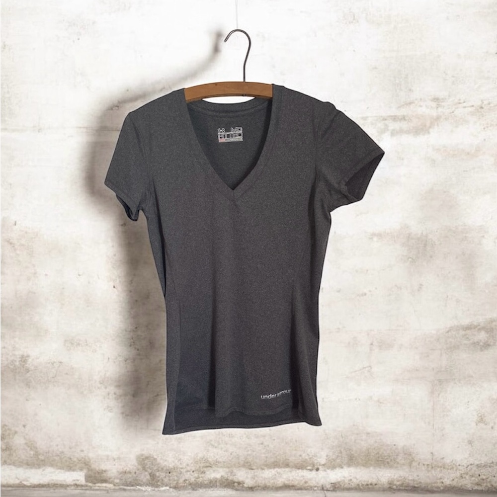Under Armour HeatGear Fitted V-Neck Short Sleeve Athletic Tee Gray Women’s - Med